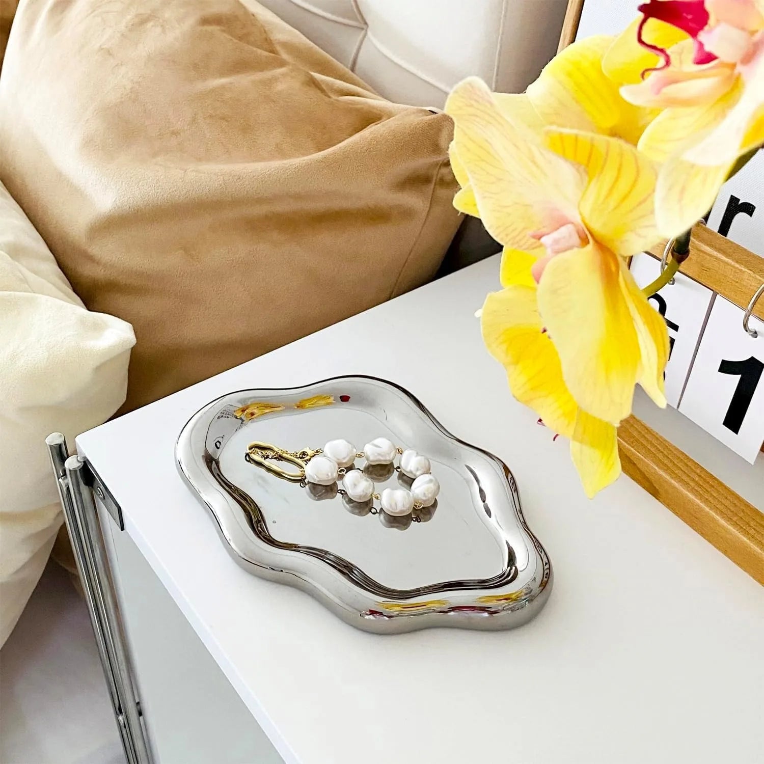 Jewelry Tray with Cloud Design Decorative Dish for Rings Keys Perfume Organizer for Dresser Nightstand Entryway Table