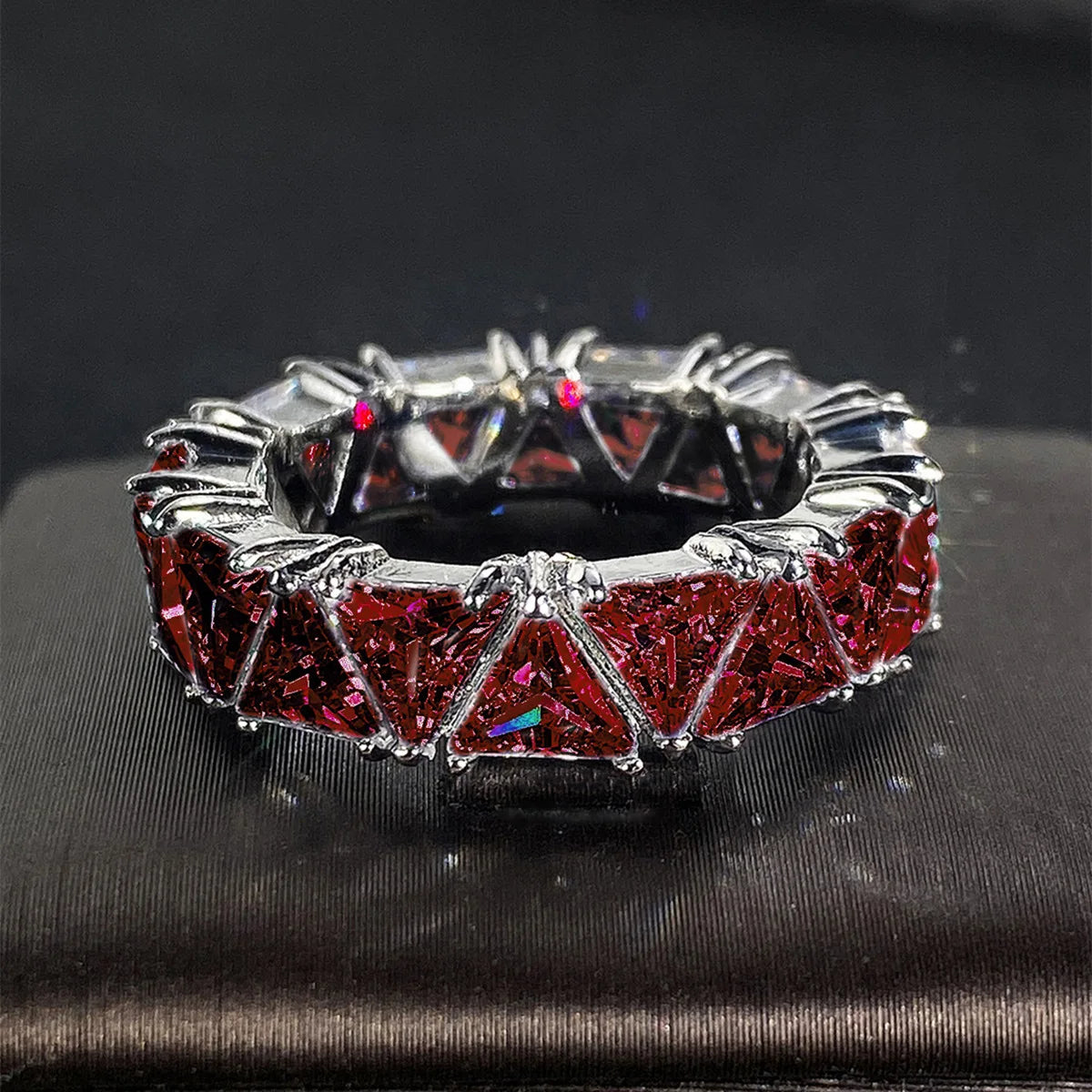 H480 Pyramid Crystal & Rhinestone Eternity Band Ring 925 Silver Claw Setting Women's Party Jewelry