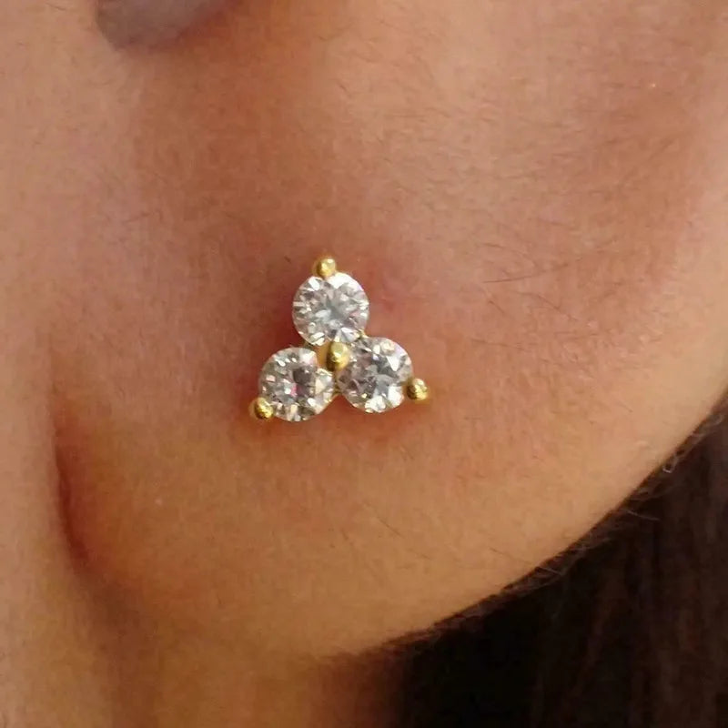 E3926 White Gold Stud Earrings Round Zircon Flower Design Claw Setting Women's Classic Fashion Jewelry