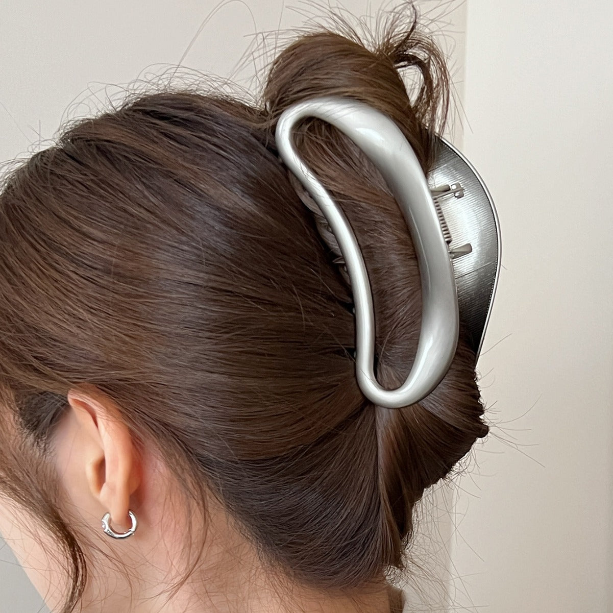 Unusual ~ ins high-grade silver gray design metal hairpin female head cold wind shark clip large grip clip