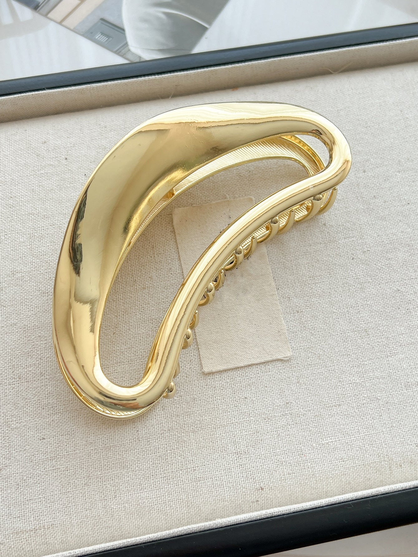 Unusual ~ ins high-grade silver gray design metal hairpin female head cold wind shark clip large grip clip