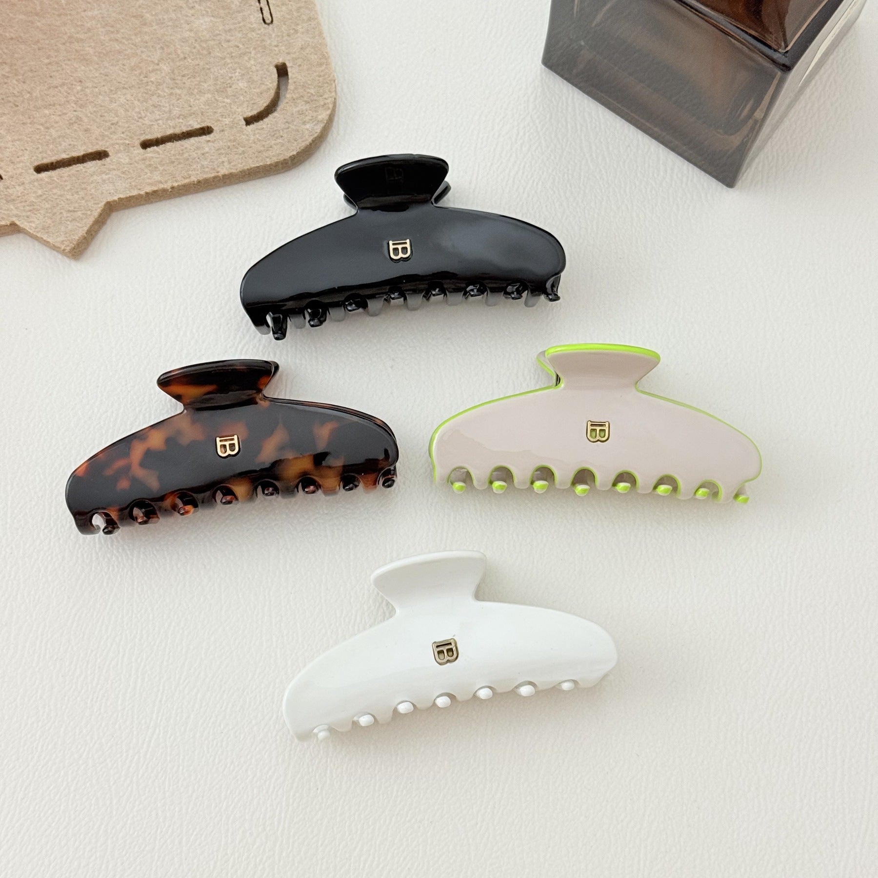 Korean Elegant Simple Geometric Letter Medium Grasp Clip Very Simple Style Design Acetic Acid Back Head Hair Grasp Hair Accessories Hair Clip
