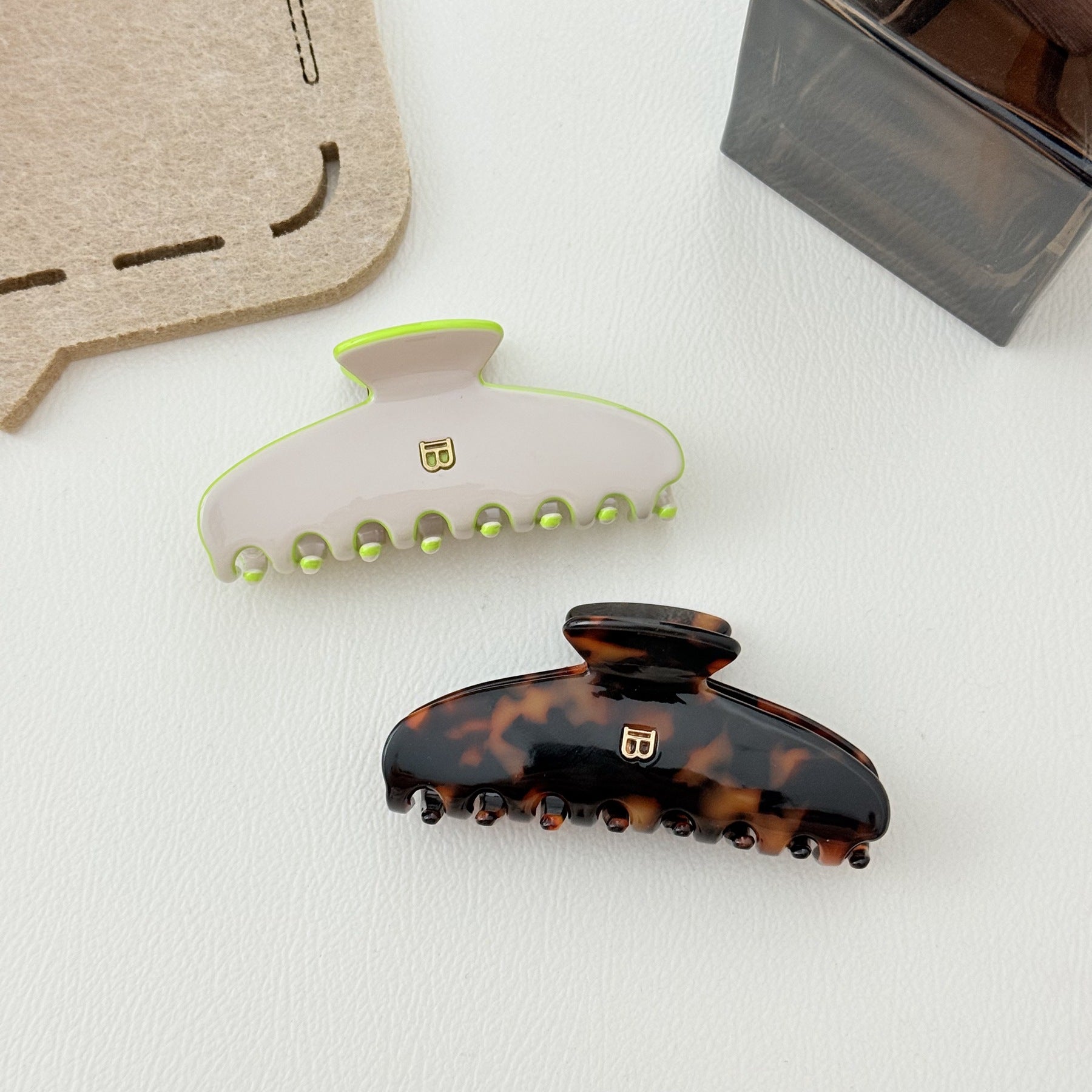 Korean Elegant Simple Geometric Letter Medium Grasp Clip Very Simple Style Design Acetic Acid Back Head Hair Grasp Hair Accessories Hair Clip