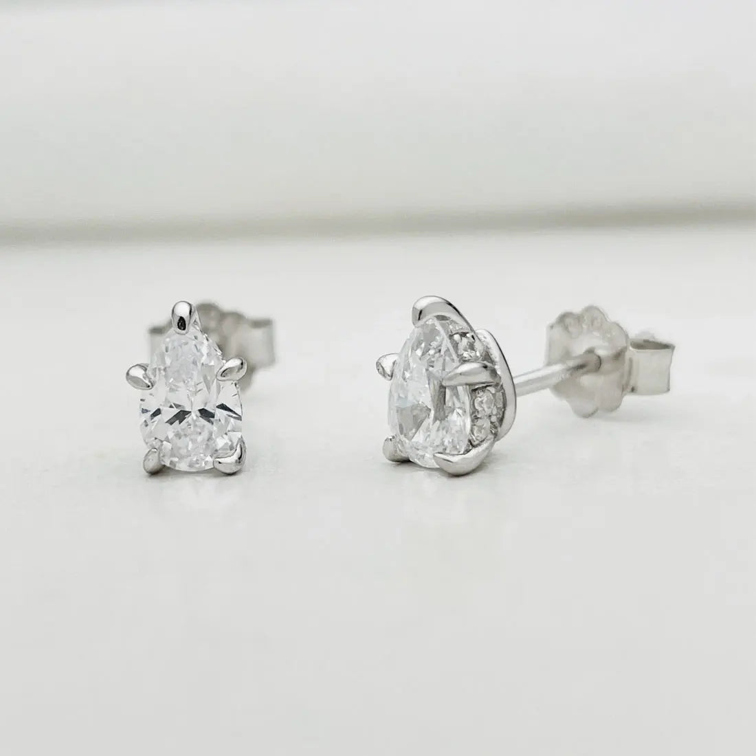 DEZO Total 2.0cttw Pear Cut Moissanite Earring For Women Solid 925 Sterling Silver Stud Earrings VVS D Color GRA Certificate