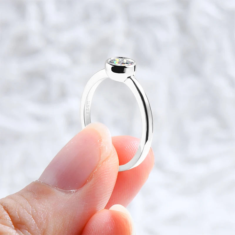 IOGOU 100% 925 Silver Solitaire 5mm 0.5ct D Moissanite Wedding Ring for Women Bezel Engagement Promise Finger Bands Jewelry Gift