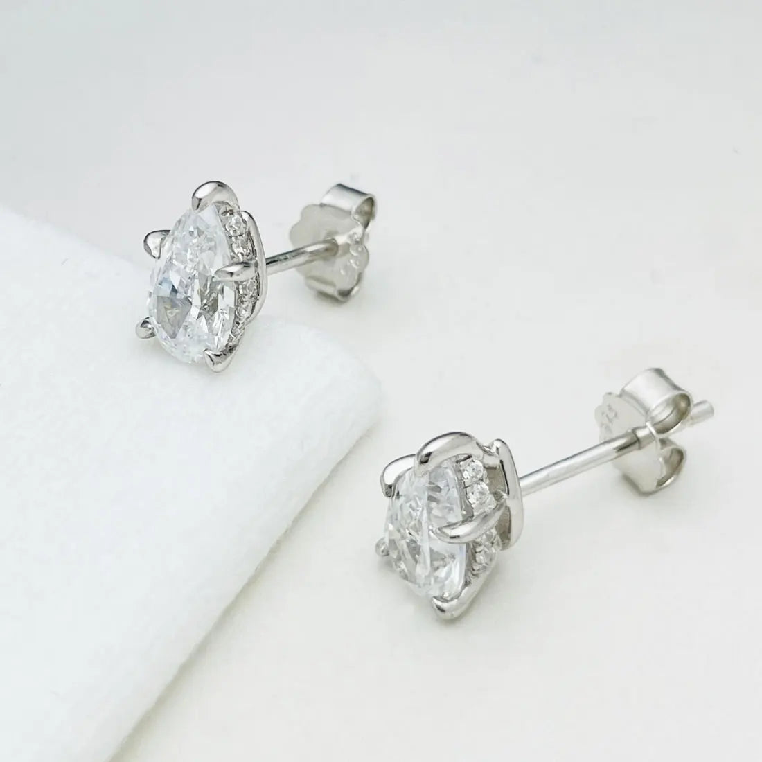 DEZO Total 2.0cttw Pear Cut Moissanite Earring For Women Solid 925 Sterling Silver Stud Earrings VVS D Color GRA Certificate