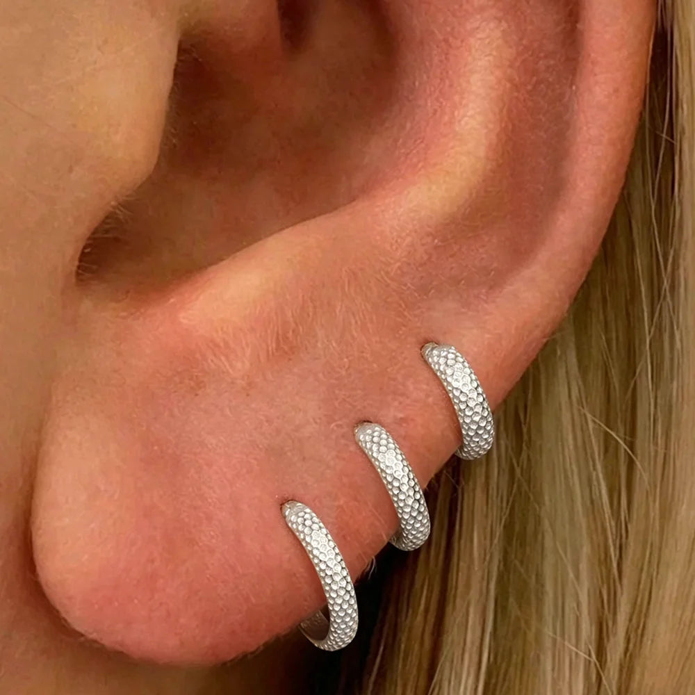 Aide 1pc 925 Sterling Silver Hammered Huggie Hoop Earring 6/8/10mm Textured Clicker Cartilage Hoop for Women Trendy Ear Stacking