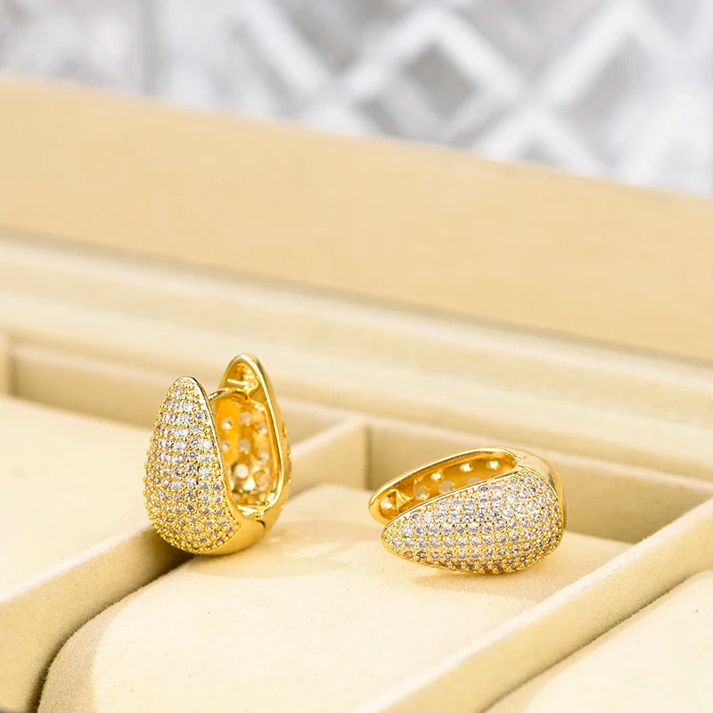 Luxury Elegant AAAA Zirconia Pave Huggie Hoop Earrings Woman Geometric U Shape Bridal Wedding Engagement Daily Vintage Jewelry