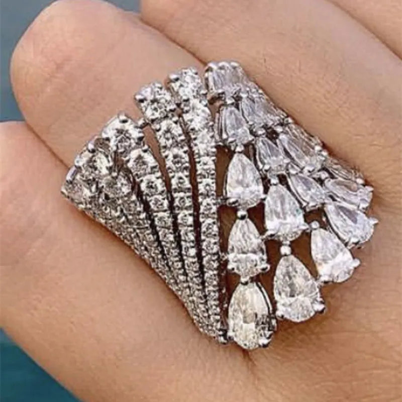Huitan Luxury Geometric Women Ring Full Sparkling Round/Pear CZ Party Accessories Trendy Lady Noble Wedding Chic Jewelry Gift