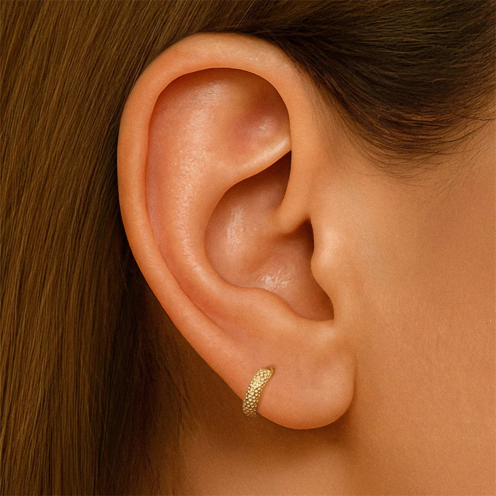 Aide 1pc 925 Sterling Silver Hammered Huggie Hoop Earring 6/8/10mm Textured Clicker Cartilage Hoop for Women Trendy Ear Stacking
