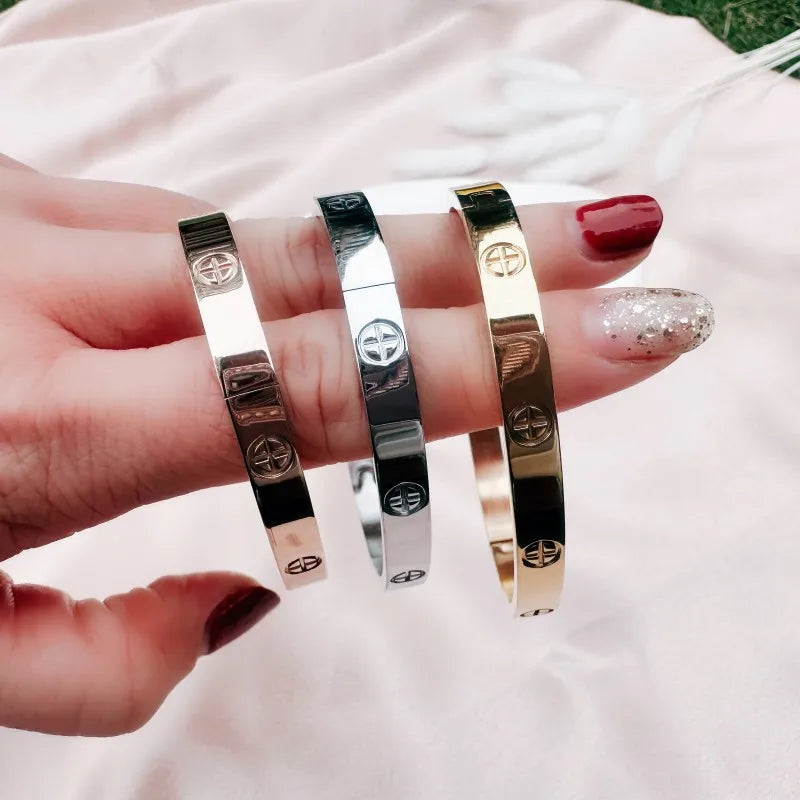 New in Fashion Stainless Steel Cross Design Bracelet for Women Bangle Gift Jewerly in Wedding 2023 Wholesale Never Fade