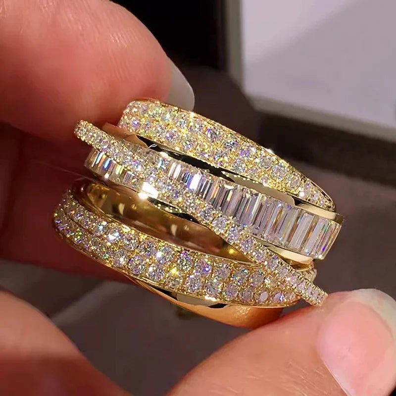 Huitan Luxury Women Rings Inlaid Shining Cubic Zirconia Wedding Party Trendy Jewelry Silver Color/Gold Color Finger Accessories