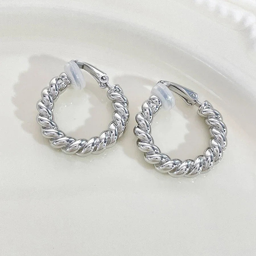 Trendy Twisted Small Hoop Clip Earrings for Women Fashion Thick Chunky Metal Circle Non Pierced Huggie Ear Buckle Jewelry Gift