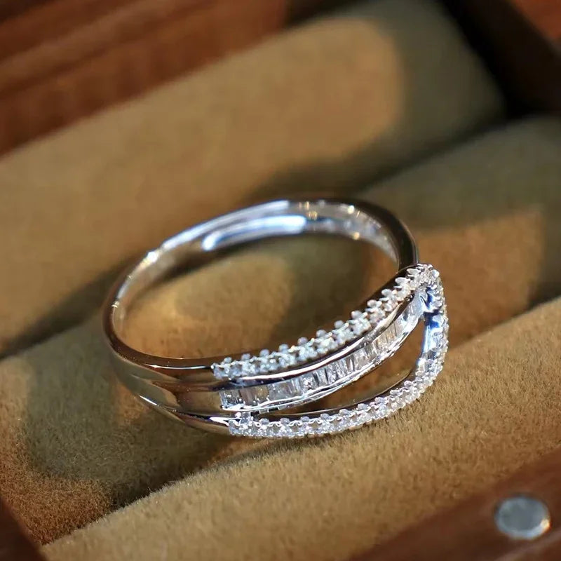 Huitan Trendy Women Rings Geometric Fashion Design Cubic Zirconia Rings for Engagement Wedding Silver Color Luxury Jewelry