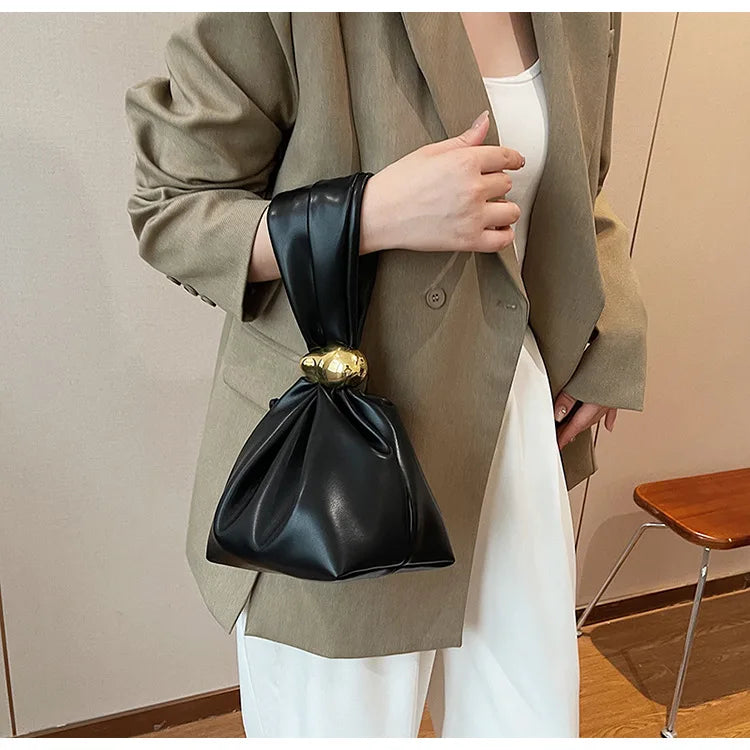 Personalized Soft Leather Clutch Bag Luxury Designer Women Pleated Mini Bucket Pouch Temperament Side Zipper Party Evening Bags