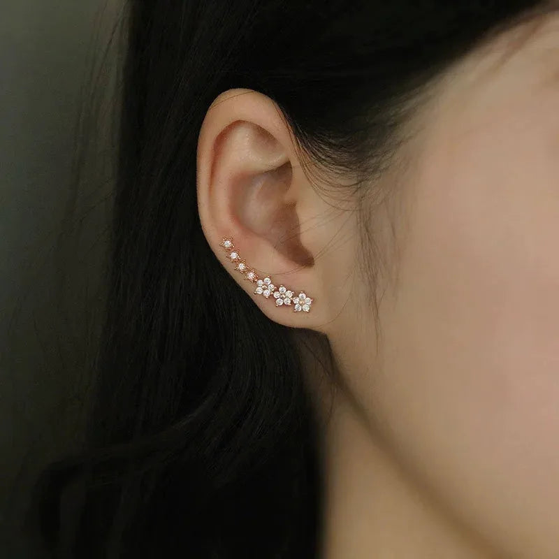 Dainty Rhinestone Flowers Ear Climbers Stud Earrings for Women Fashion Daisy Cuff Crawler Earings Bride Wedding Jewelry Gift