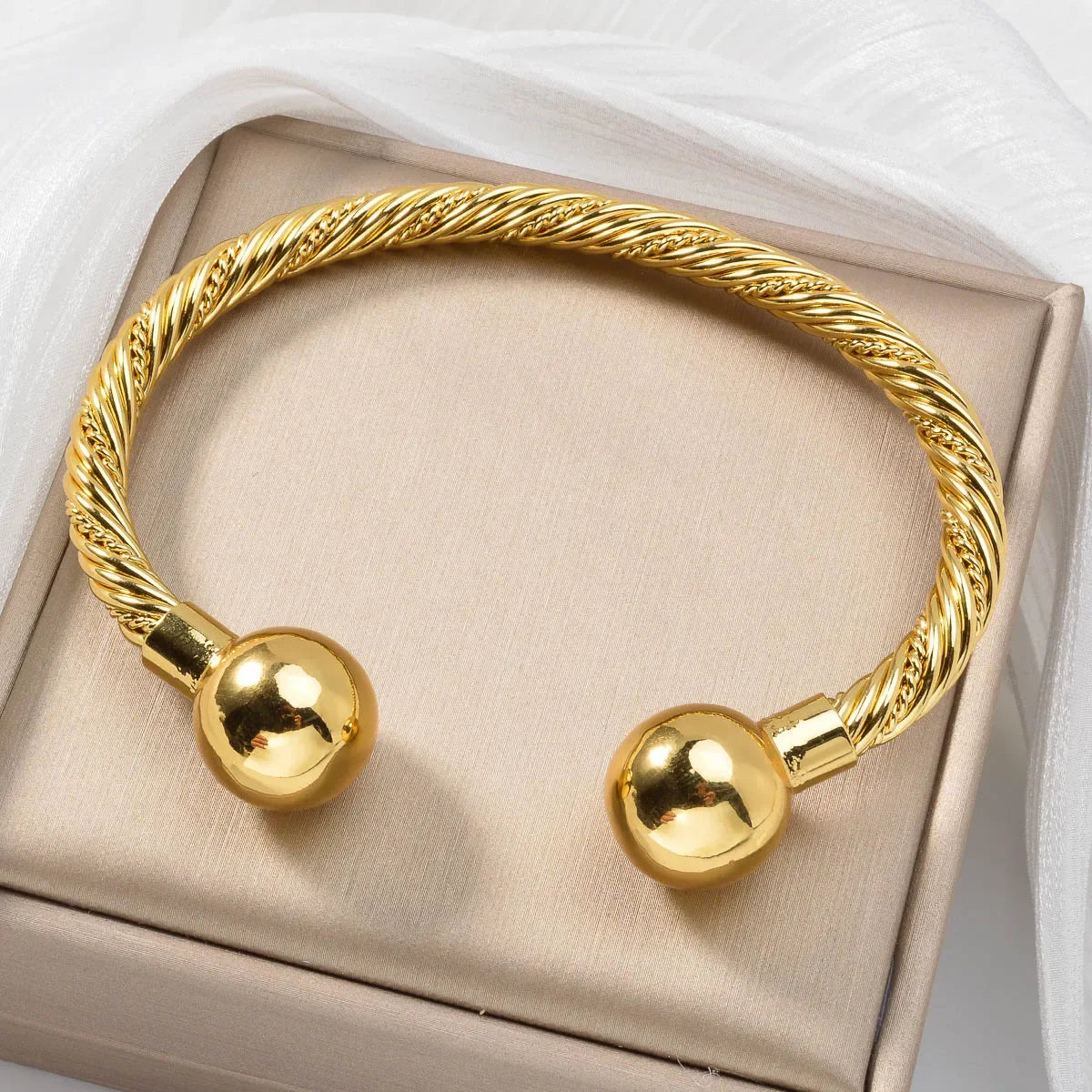 Diana Baby Jewelry on Hand 18K Gold Plated Bangle Women Jewelry Luxury Twist Charms African Cuban Dubai Birthday Gift Female