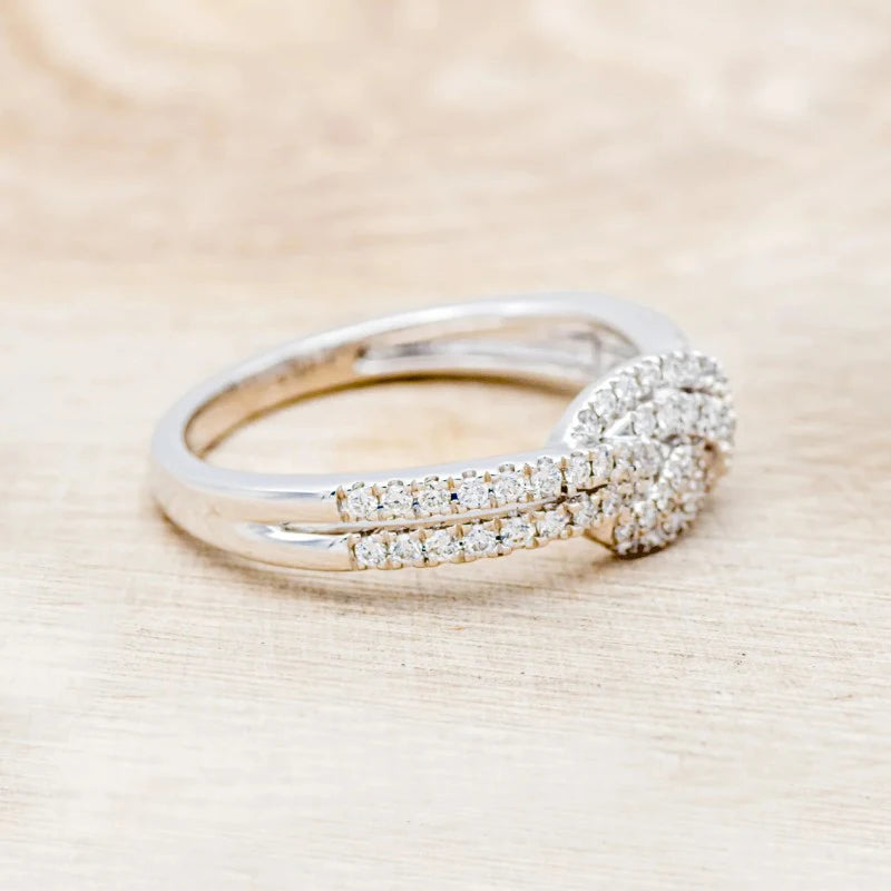 Huitan Novel Knot Design Cubic Zirconia Crystal Rings for Women Silver Color Luxury Trendy Female Accessory Wedding Band Jewelry