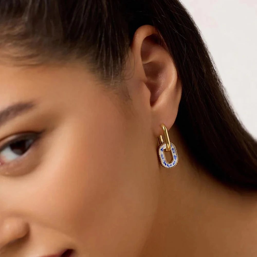 New Trendy White and Blue Enamel Flower Pattern Hoop Earrings for Women Charm Gold Plated U Shape Huggie Hoops Statement Jewelry