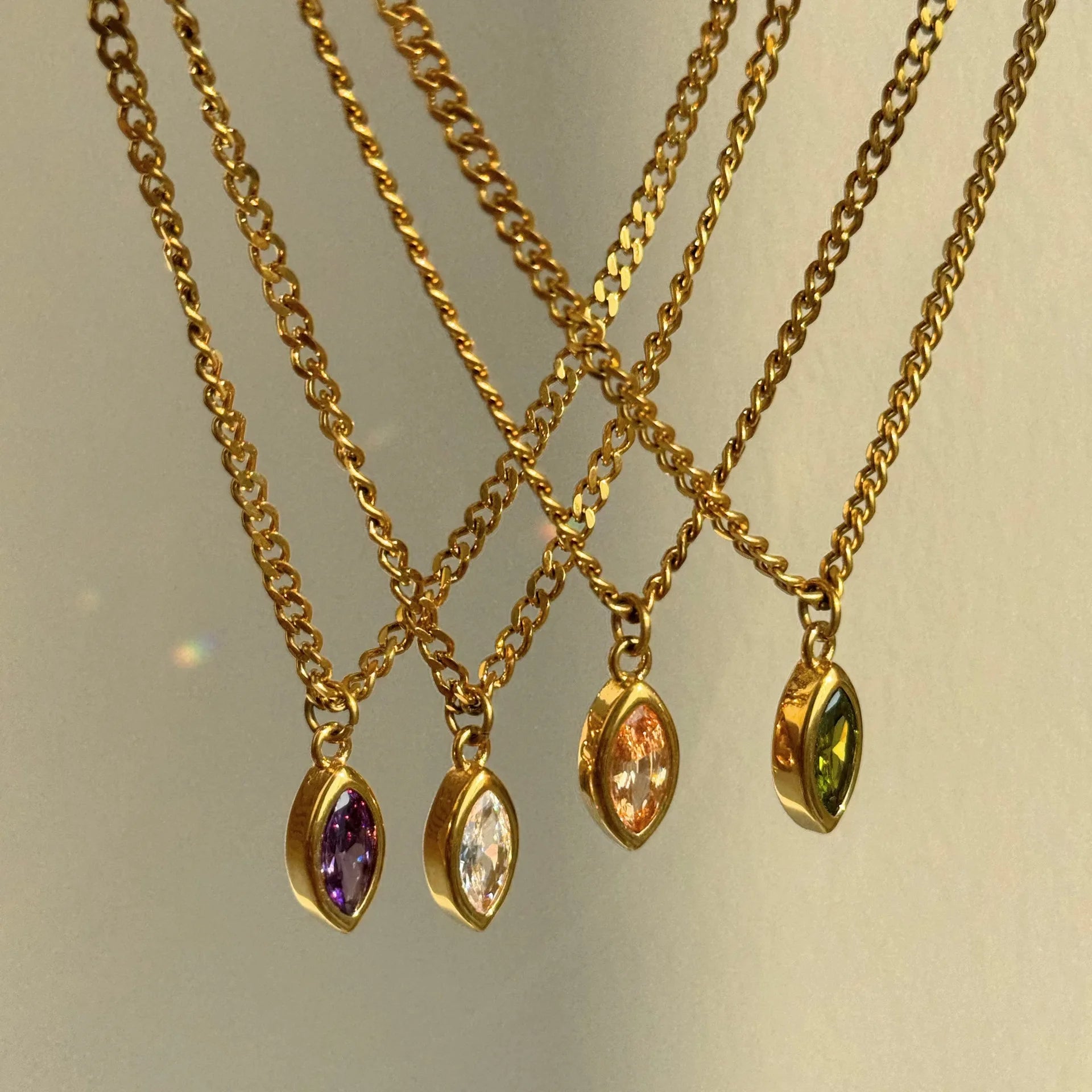 Women 18K Gold Plated Stainless Steel Cubic Zirconia Pendant Necklace, Suitable For Women Everyday And Wedding Wear Gifts