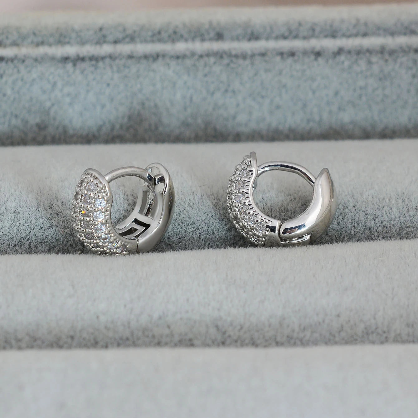 Fashion Silver Color Round Huggies Hoop Earrings for Women 4 Row Crystal Cubic Zirconia Statement Female Earrings Trends Jewelry