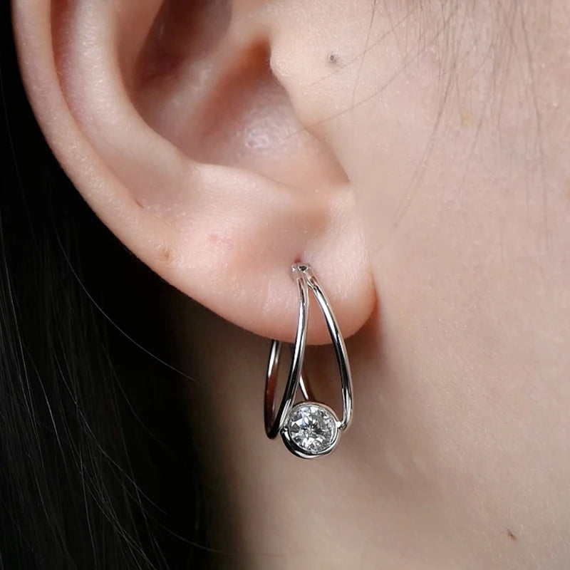IOGOU S925 Sterling Silver Split Huggie Earrings Women Engagement Earring D0.5CT 5MM Solitaire Moissanite Diamond Hoop Earrings