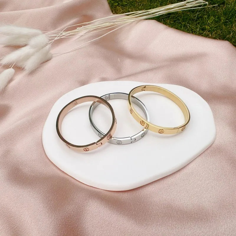 New in Fashion Stainless Steel Cross Design Bracelet for Women Bangle Gift Jewerly in Wedding 2023 Wholesale Never Fade