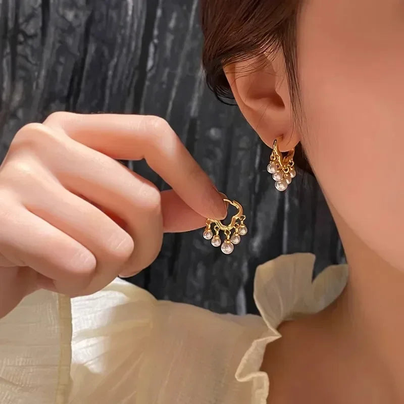 Cloud Imitation Pearl Huggies Hoop Earrings for Women Party Classic Ins Fashion Jewelry Minimalist Accessories Birthday Gifts