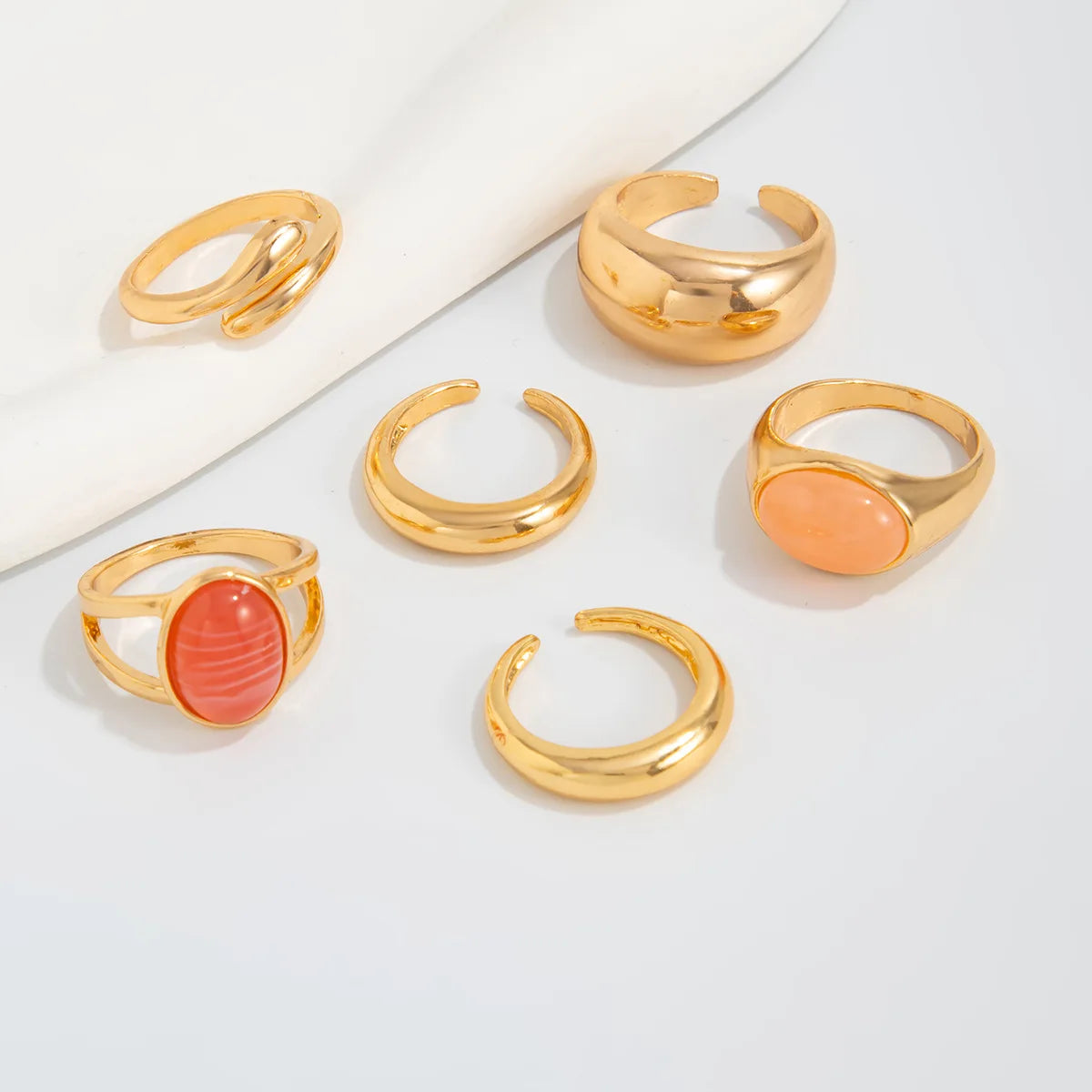 Light Gold Acrylic Crystal Statement Ring – Chic Minimalist Alloy Jewelry for Women, Perfect for Stacking or Solo Wear