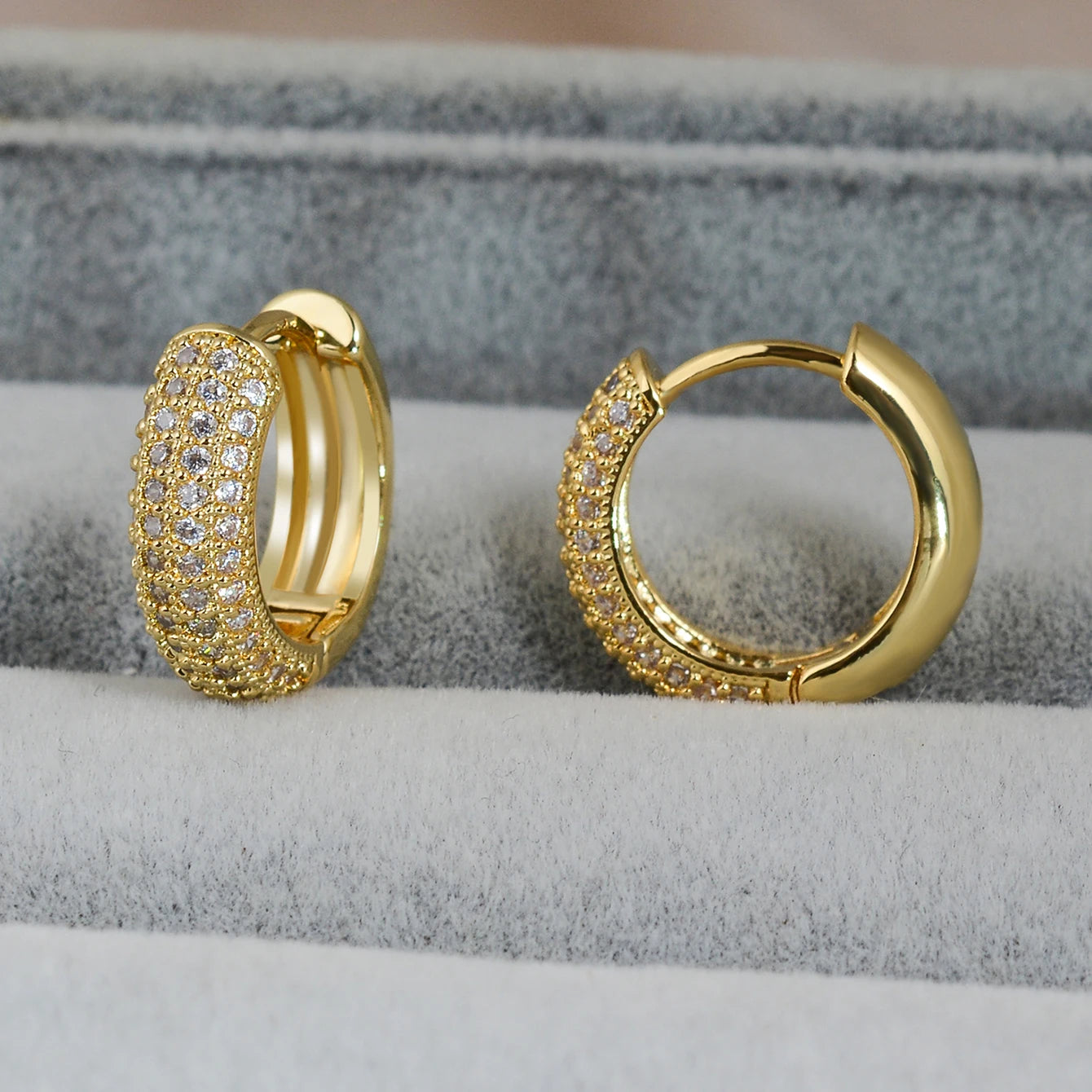 Fashion Silver Color Round Huggies Hoop Earrings for Women 4 Row Crystal Cubic Zirconia Statement Female Earrings Trends Jewelry