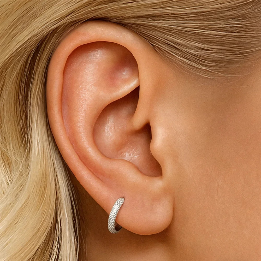 Aide 1pc 925 Sterling Silver Hammered Huggie Hoop Earring 6/8/10mm Textured Clicker Cartilage Hoop for Women Trendy Ear Stacking