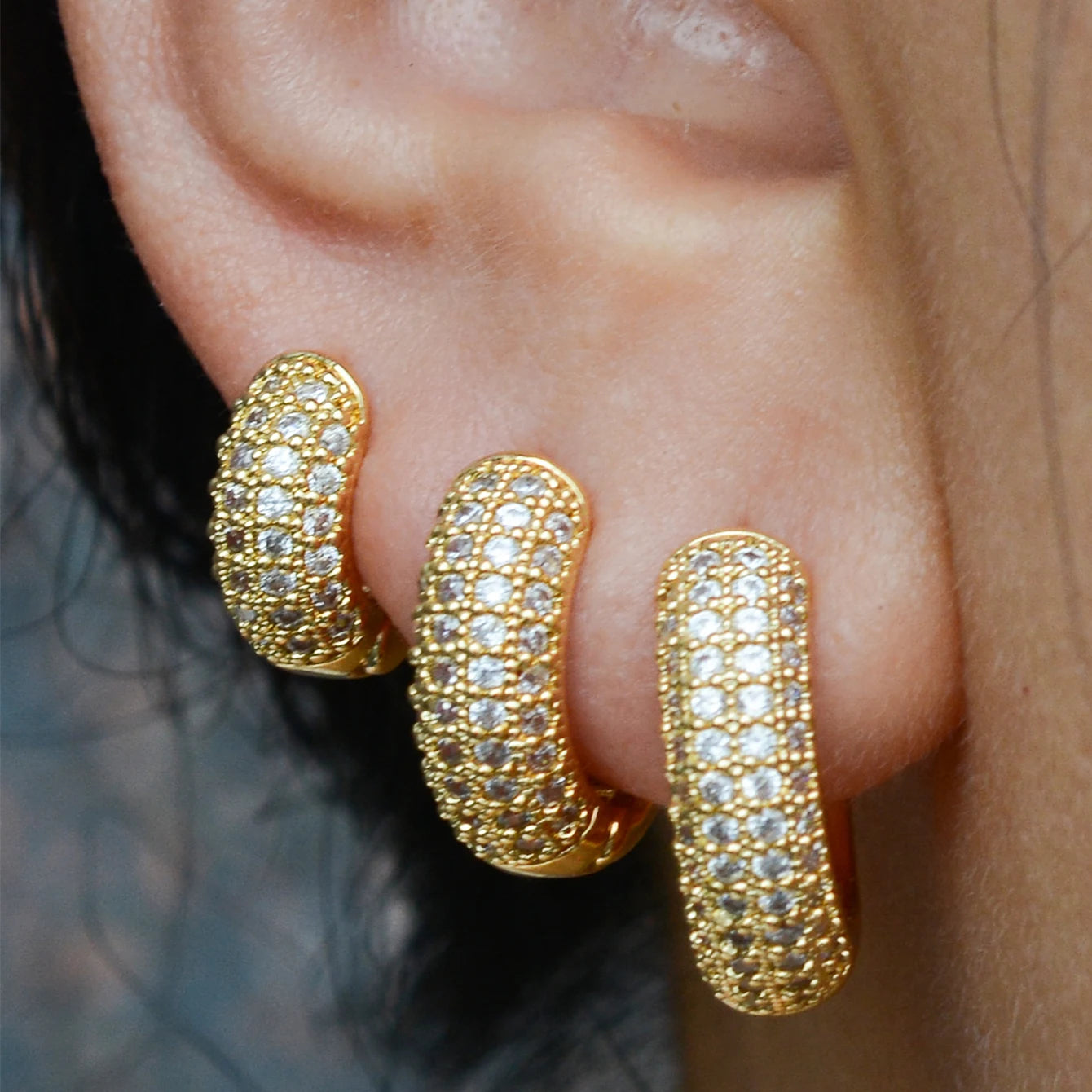 Fashion Silver Color Round Huggies Hoop Earrings for Women 4 Row Crystal Cubic Zirconia Statement Female Earrings Trends Jewelry