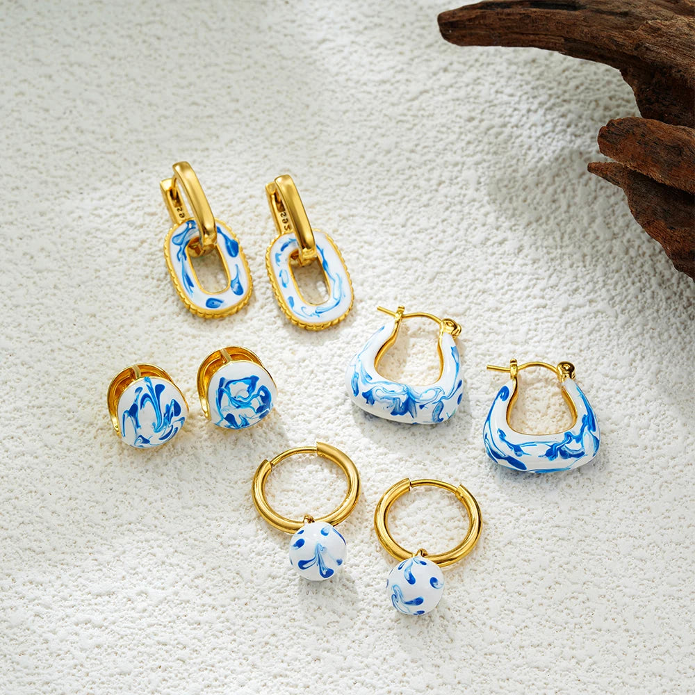 New Trendy White and Blue Enamel Flower Pattern Hoop Earrings for Women Charm Gold Plated U Shape Huggie Hoops Statement Jewelry